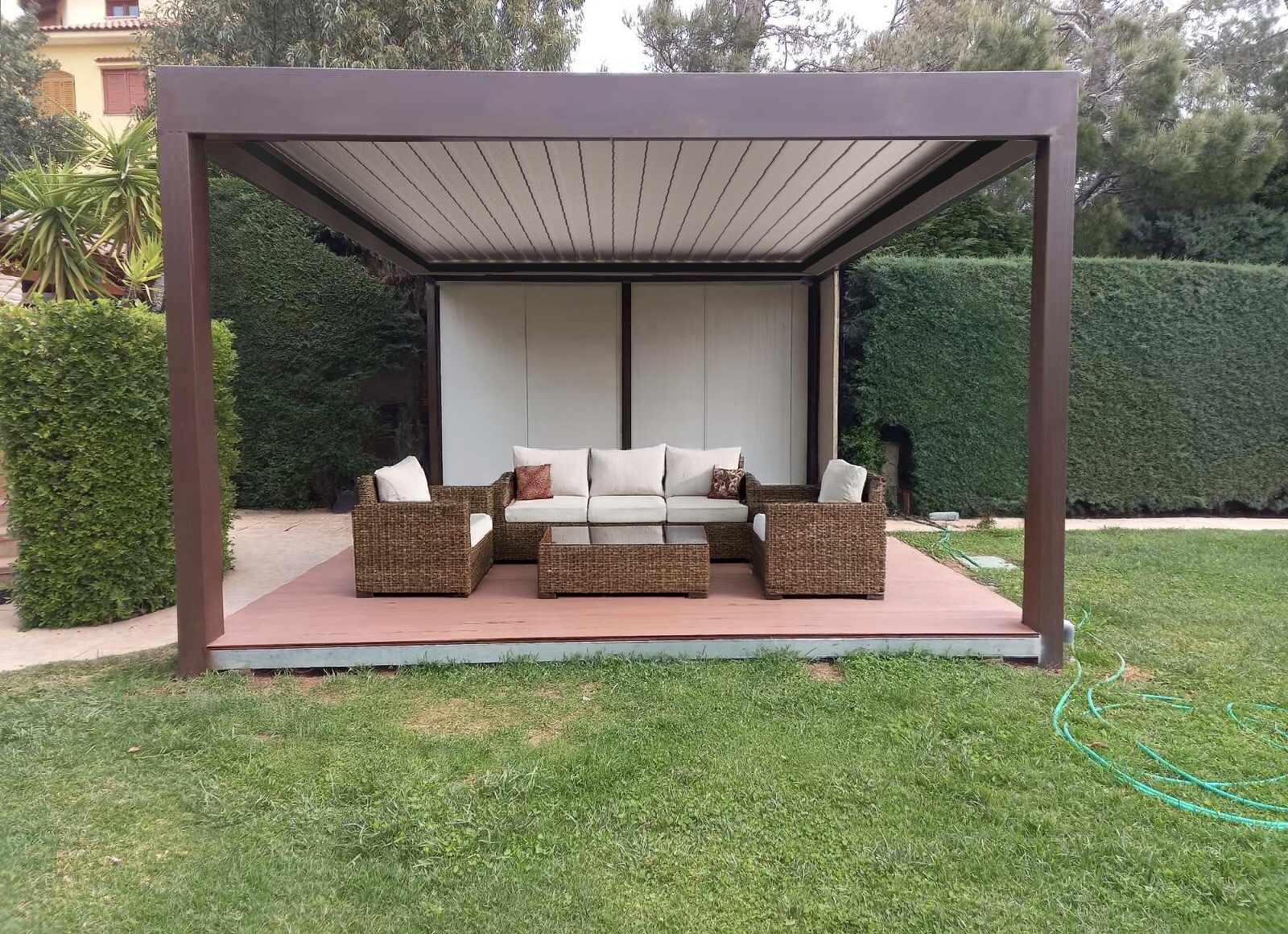 Luxe Manual Louvered Roof LED Aluminium Pergola